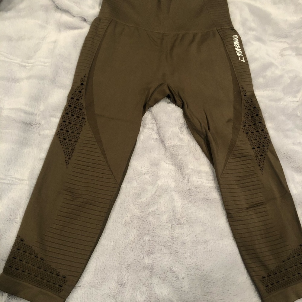 GymShark army green crop leggings